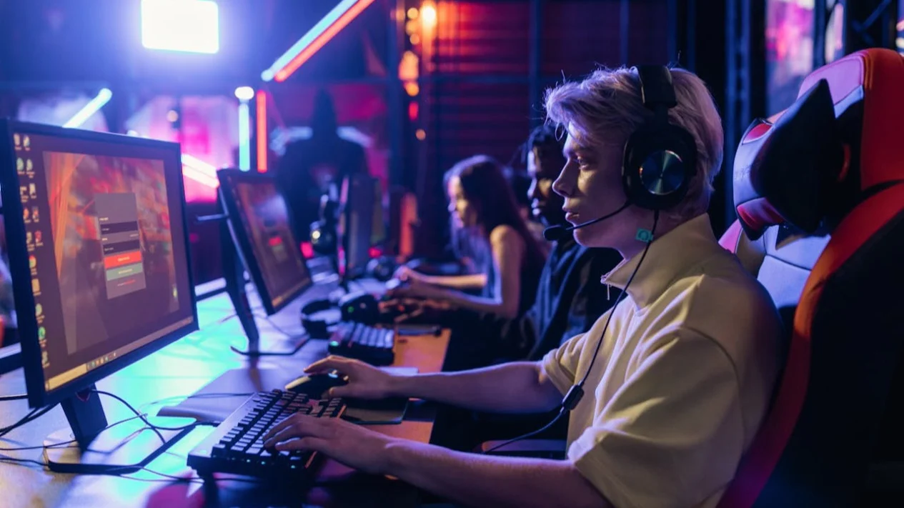 Tips Menjadi Gamer Profesional: Dari Hobi hingga Karier di Dunia Gaming